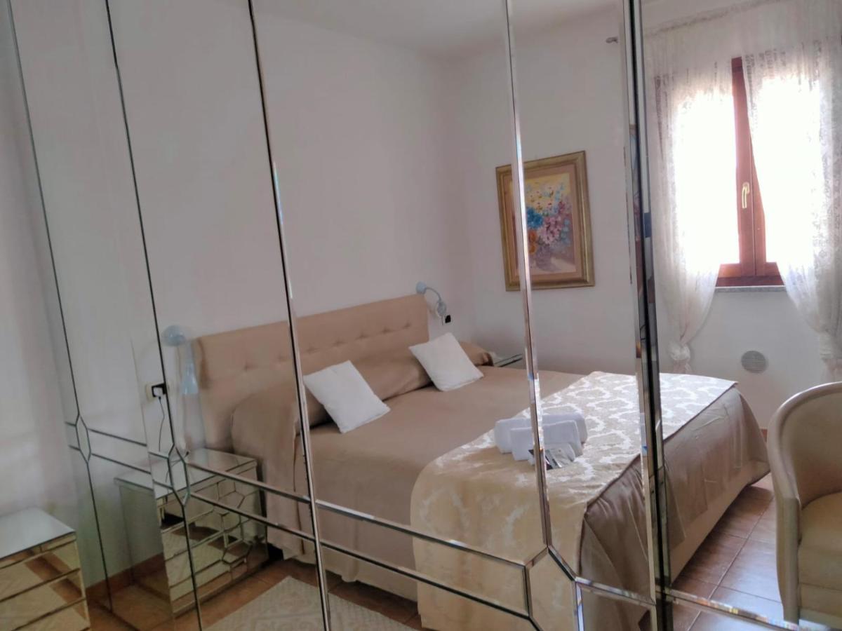 Bed and Breakfast La Casa Dei Fenicotteri Ольбия Экстерьер фото